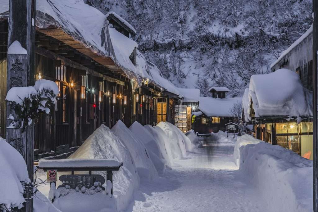 東北のおすすめ温泉10選！家族やカップルで訪れたいおすすめスポットを紹介; 
